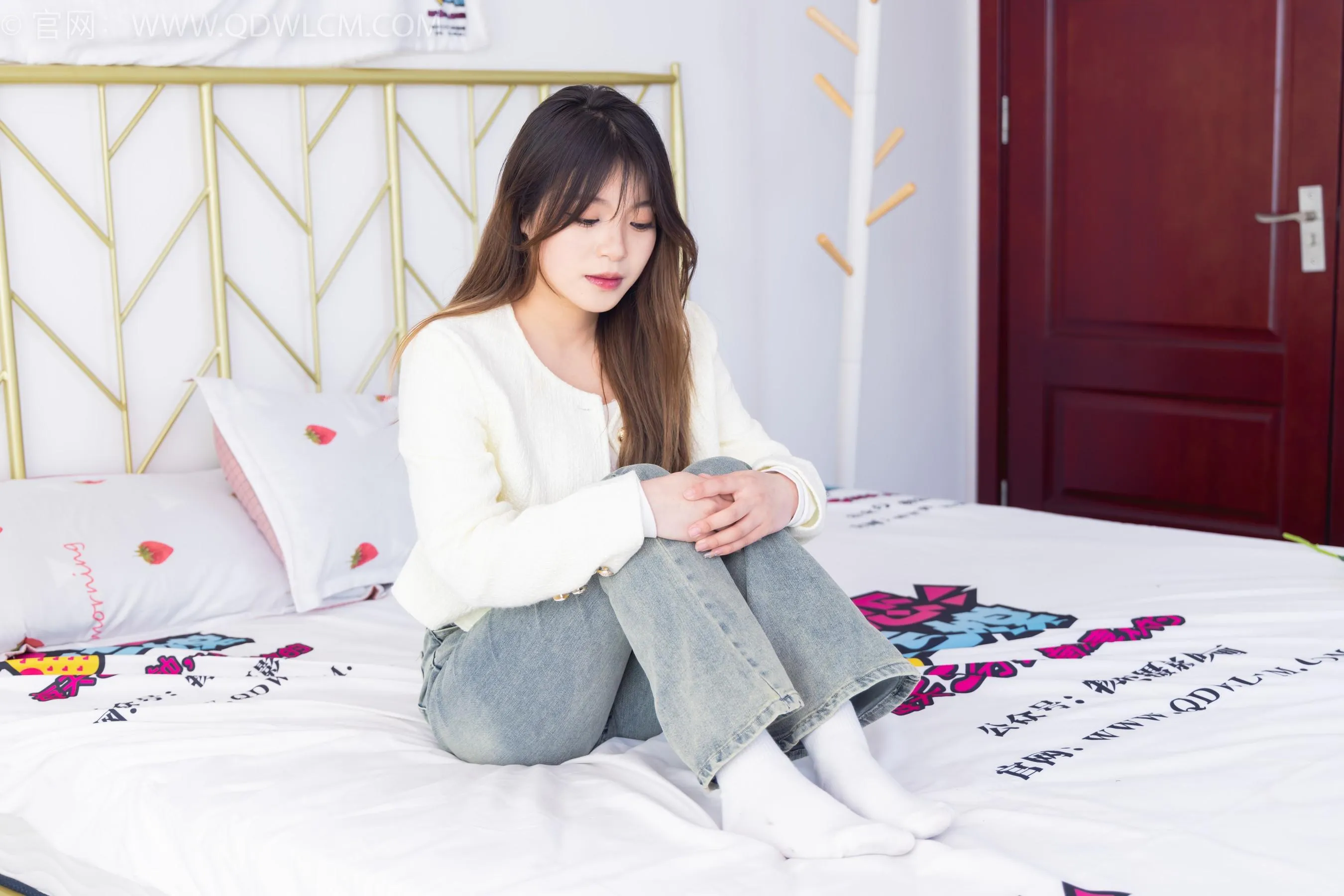 物恋传媒 NO.1556 闪闪-闪闪发光 [151P]插图5